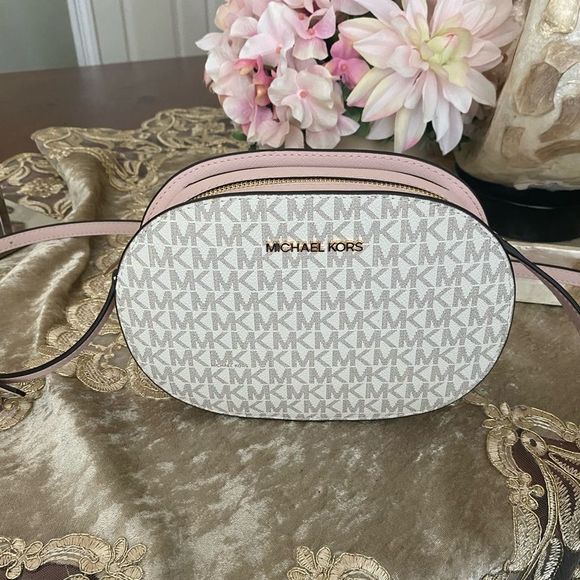 Michael Kors crossbody - Picture 2 of 13